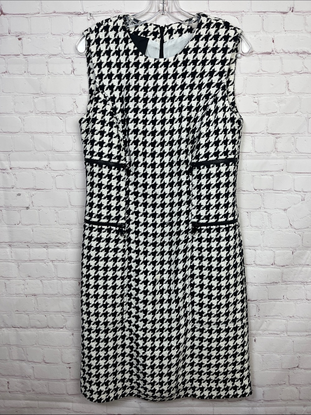 Carlisle Black and White Houndstooth Tweed Sheath Dress Size 8